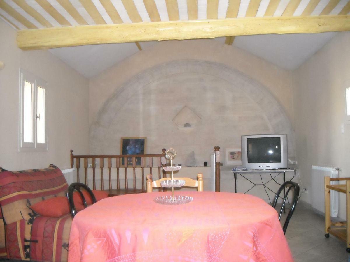 Villa Maison de ville aux couleurs provençales. à Carpentras Extérieur photo